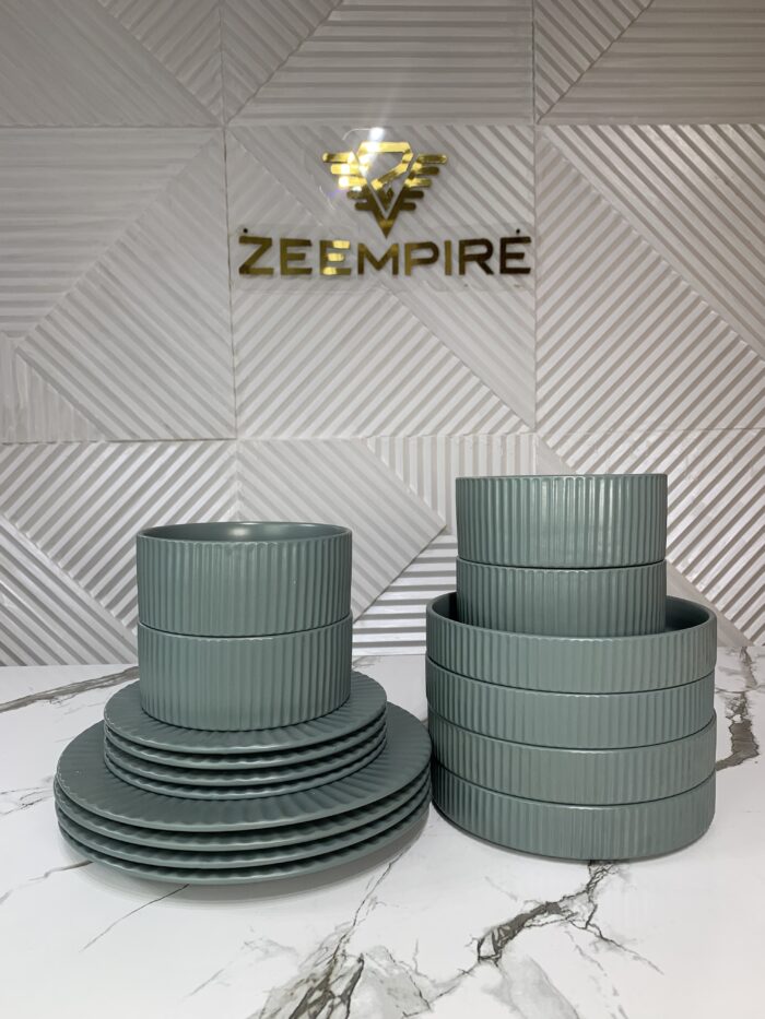 16PCS CHRITIAN SIRIANO STONEWARE DINNER SET - Image 2